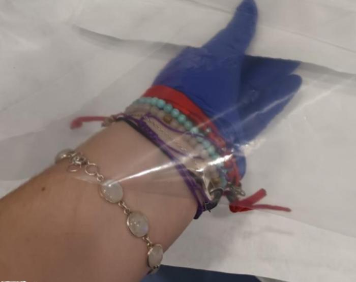 Figura 4. Uso inadecuado de accesorios en el ámbito hospitalario.